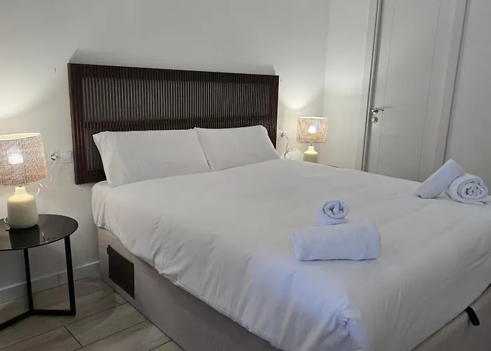 Velarde By Del Parque Flats Apartment Málaga